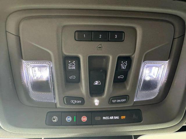 Photo of 2022 Black Chevrolet Silverado 1500