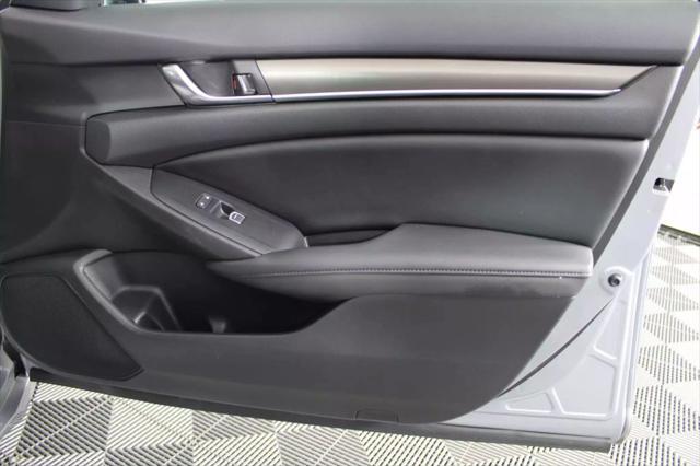 Photo of 2020 Lunar Silver Metallic Honda Accord