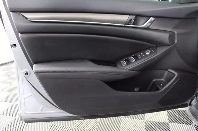 Photo of 2020 Lunar Silver Metallic Honda Accord