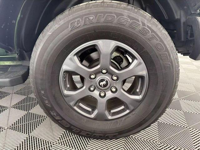 Photo of 2022 Green Ford Bronco