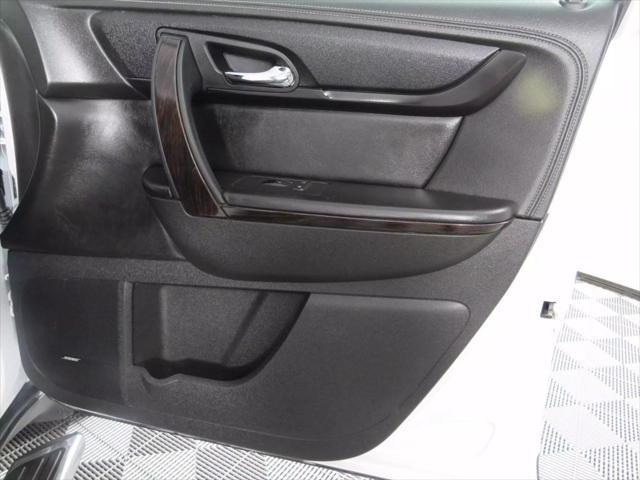 Photo of 2017 White Chevrolet Traverse