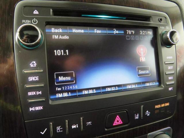 Photo of 2017 White Chevrolet Traverse