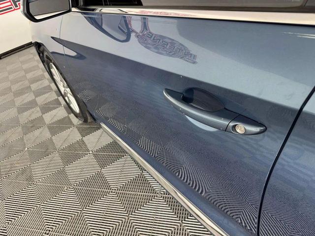 Photo of 2017 Blue Hyundai SONATA