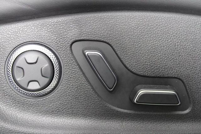 Photo of 2023 Blue Genesis GV80