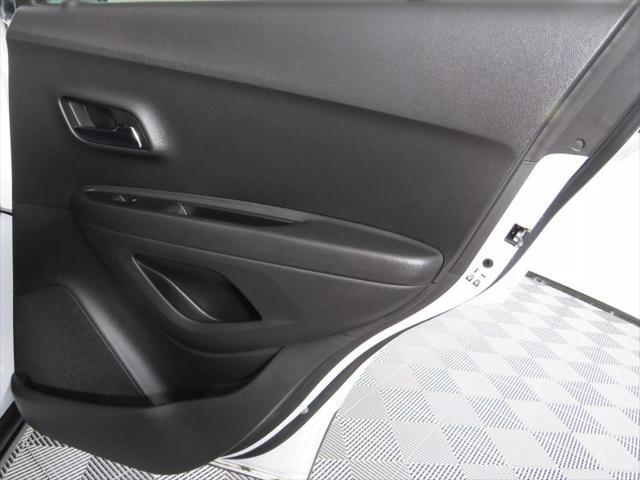 Photo of 2020 Summit White Chevrolet Trax