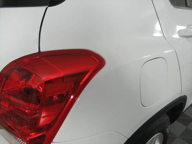 Photo of 2020 Summit White Chevrolet Trax