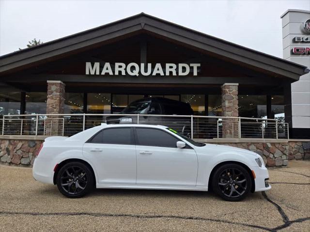 2022 Chrysler 300
