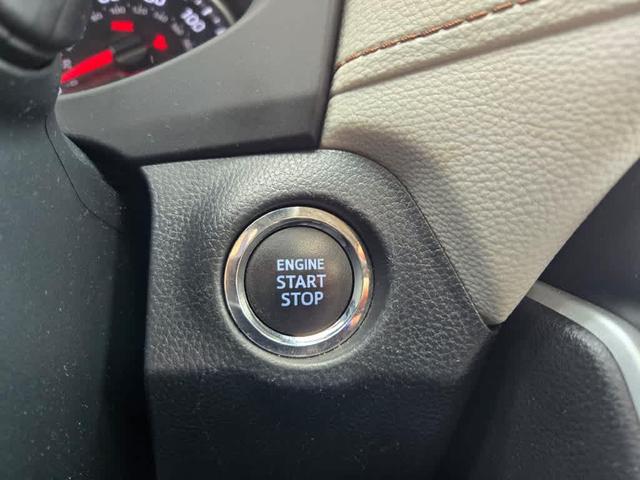 Photo of 2022 White Toyota RAV4
