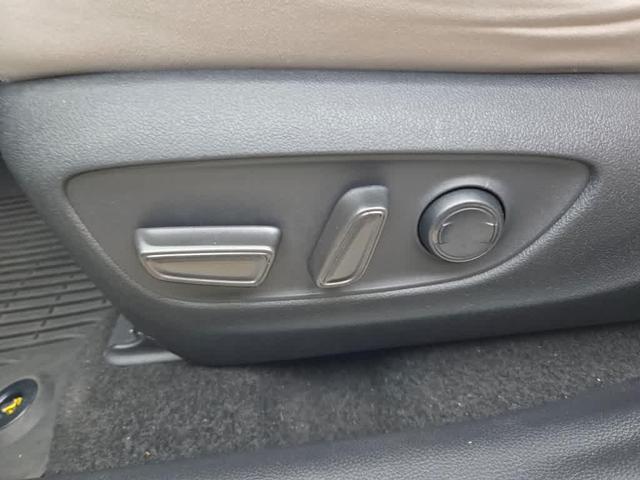 Photo of 2022 White Toyota RAV4