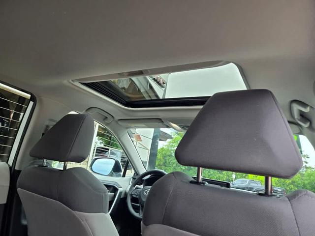 Photo of 2022 White Toyota RAV4