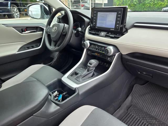 Photo of 2022 White Toyota RAV4