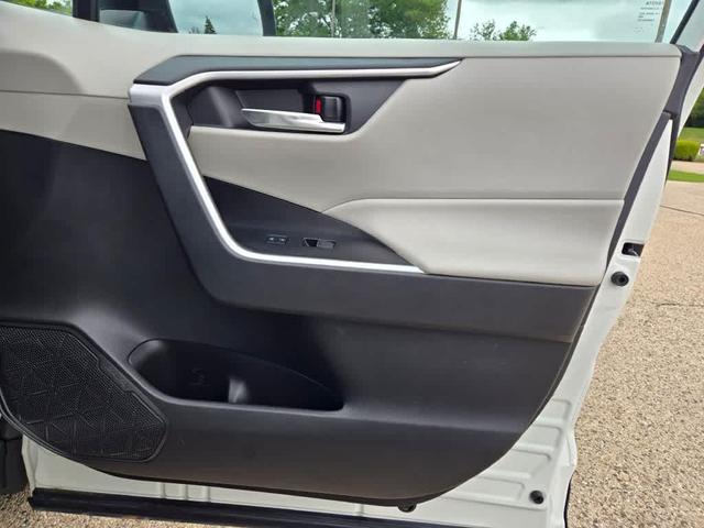 Photo of 2022 White Toyota RAV4