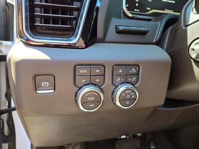 Photo of 2024 White Frost Tricoat GMC Sierra 1500