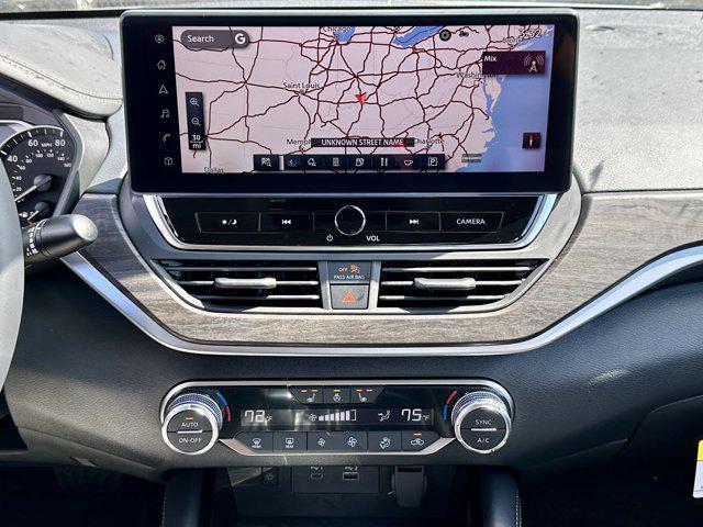 Photo of 2025 Brilliant Silver Metallic Nissan Altima