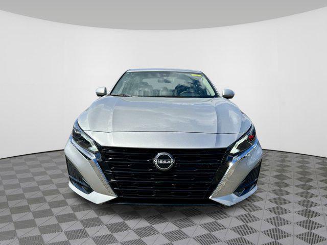 Photo of 2025 Brilliant Silver Metallic Nissan Altima