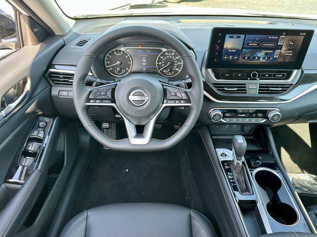 Photo of 2025 Pearl White Tricoat Nissan Altima