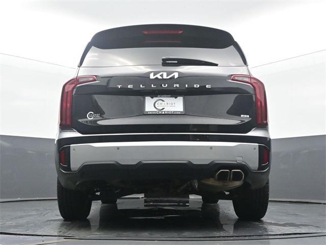 Photo of 2023 Ebony Black Kia Telluride