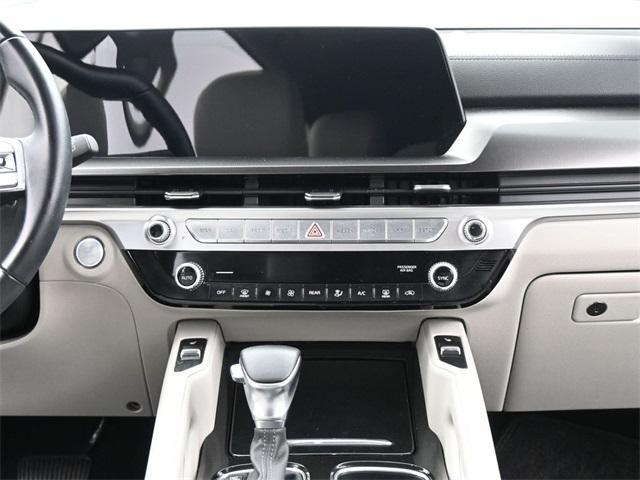 Photo of 2023 Ebony Black Kia Telluride