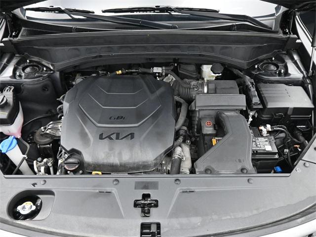 Photo of 2023 Ebony Black Kia Telluride