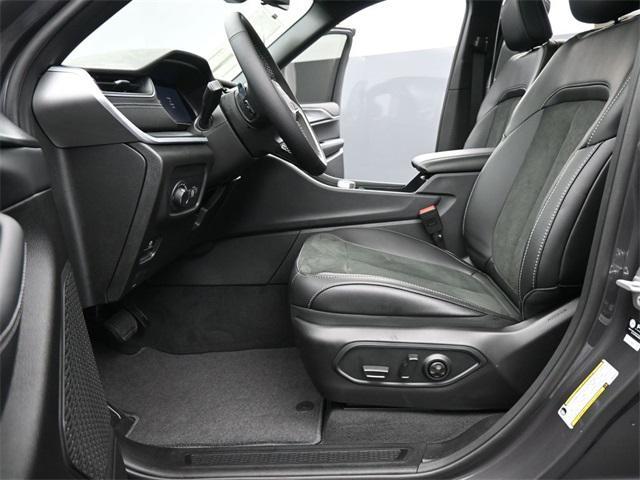 Photo of 2025 Baltic Gray Metallic Clearcoat Jeep Grand Cherokee L