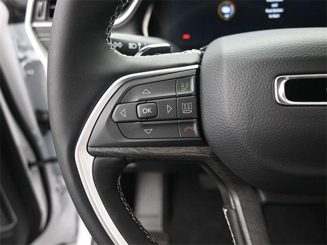 Photo of 2025 Bright White Clearcoat Jeep Grand Cherokee