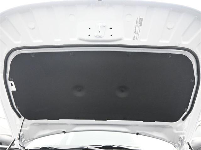 Photo of 2025 Bright White Clearcoat Jeep Grand Cherokee