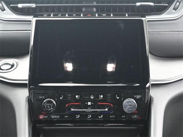 Photo of 2025 Bright White Clearcoat Jeep Grand Cherokee