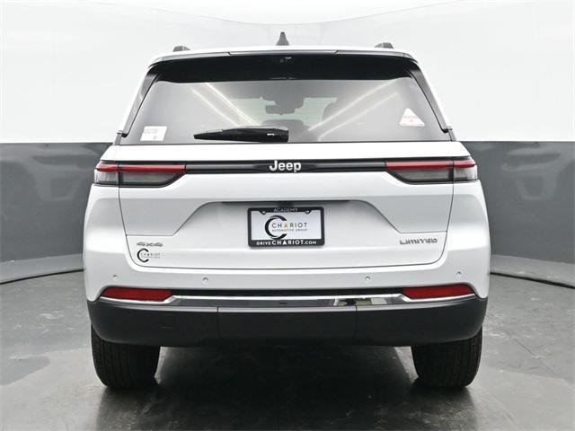 Photo of 2025 Bright White Clearcoat Jeep Grand Cherokee