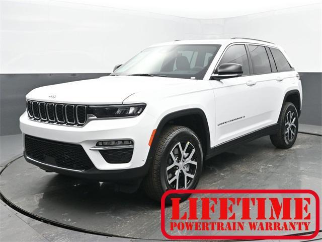 Photo of 2025 Bright White Clearcoat Jeep Grand Cherokee