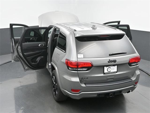 Photo of 2022 Sting-Gray Clearcoat Jeep Grand Cherokee