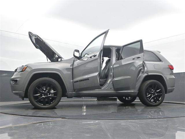 Photo of 2022 Sting-Gray Clearcoat Jeep Grand Cherokee