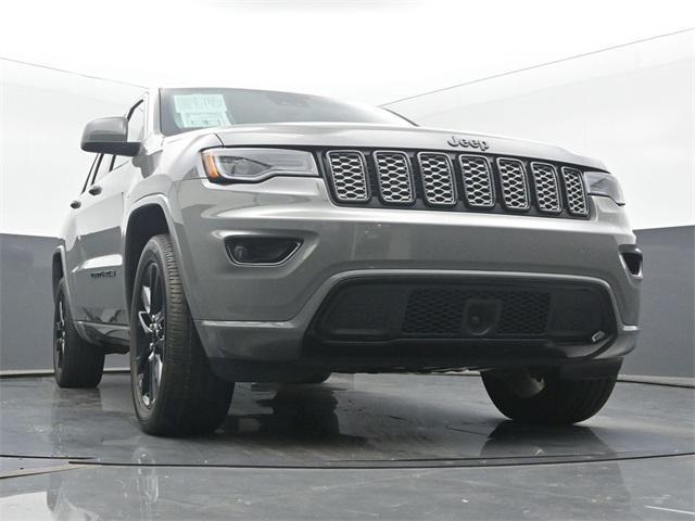 Photo of 2022 Sting-Gray Clearcoat Jeep Grand Cherokee