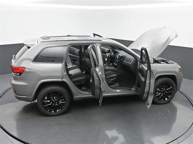 Photo of 2022 Sting-Gray Clearcoat Jeep Grand Cherokee