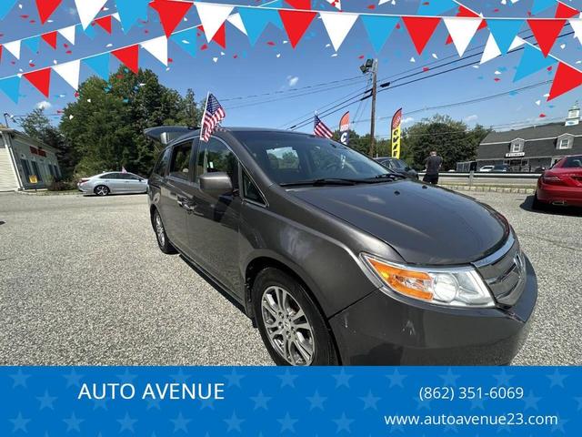 Photo of 2012 Polished Metal Metallic Honda Odyssey