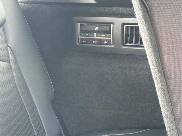 Photo of 2020 White Lexus RX 350L