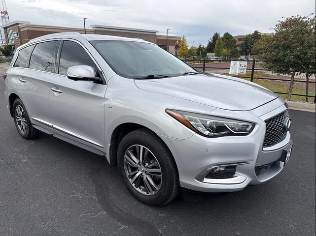 Photo of 2017 Liquid Platinum INFINITI QX60