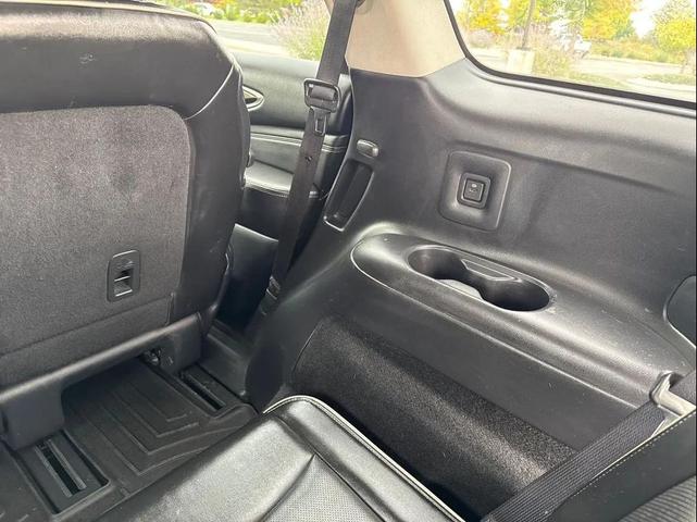 Photo of 2017 Liquid Platinum INFINITI QX60