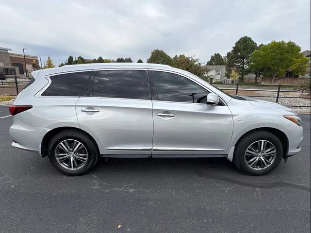 Photo of 2017 Liquid Platinum INFINITI QX60