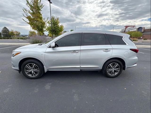 Photo of 2017 Liquid Platinum INFINITI QX60