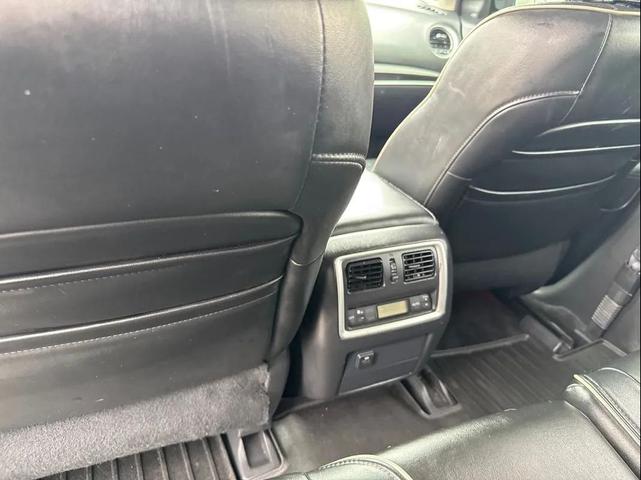 Photo of 2017 Liquid Platinum INFINITI QX60