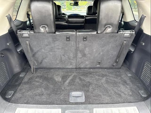 Photo of 2017 Liquid Platinum INFINITI QX60