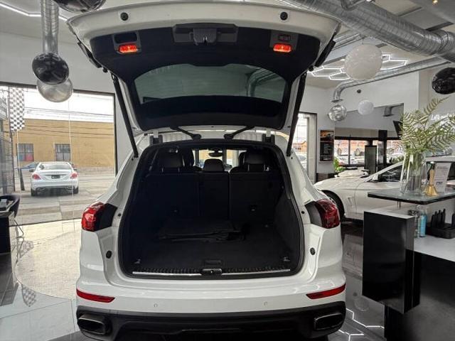 Photo of 2017 White Porsche Cayenne