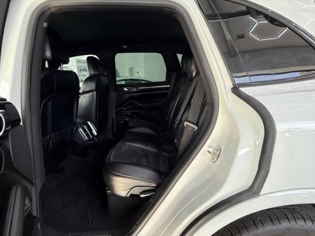 Photo of 2017 White Porsche Cayenne