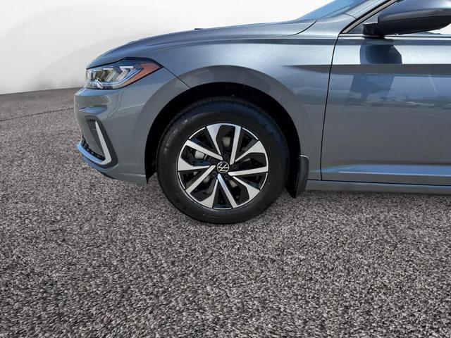 Photo of 2025 Platinum Gray Metallic Volkswagen Jetta