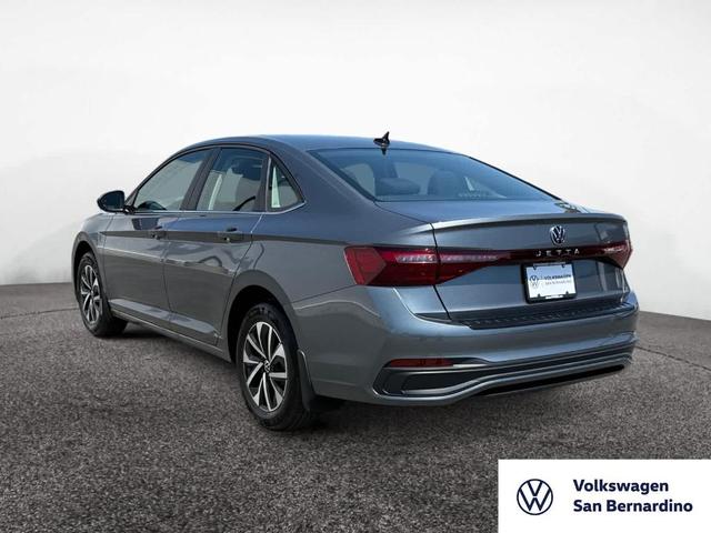 Photo of 2025 Platinum Gray Metallic Volkswagen Jetta