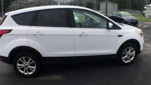 Photo of 2019 OXFORD WHITE Ford Escape