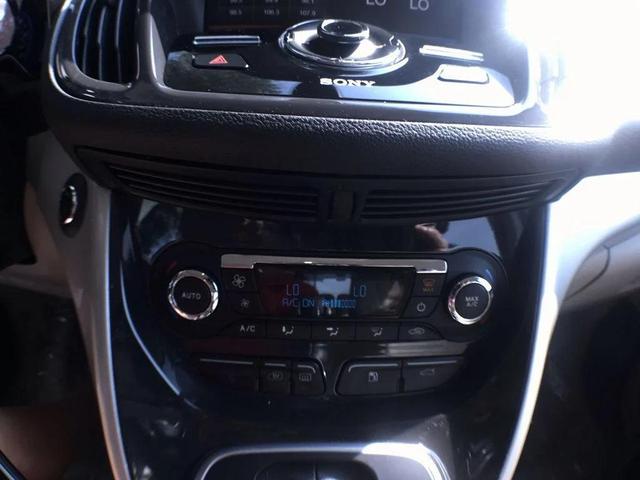 Photo of 2015 WHITE PLATINUM MET TRI-COAT Ford C-Max Energi