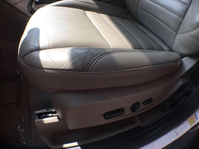 Photo of 2015 WHITE PLATINUM MET TRI-COAT Ford C-Max Energi