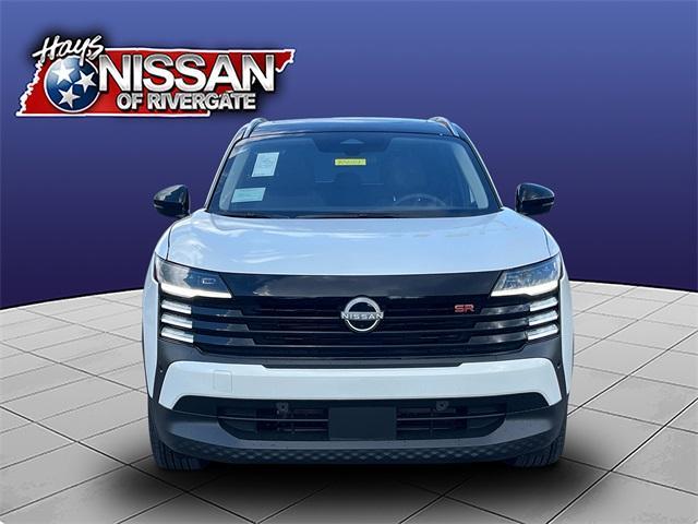 Photo of 2025 2t Wht Blk Roof Nissan Kicks