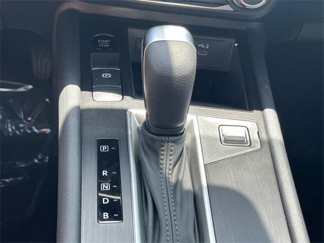 Photo of 2025 Gun Metallic Nissan Kicks